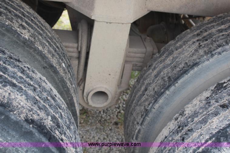 image for item H6738 1998 Hilbilt end dump trailer