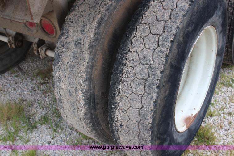 image for item H6738 1998 Hilbilt end dump trailer