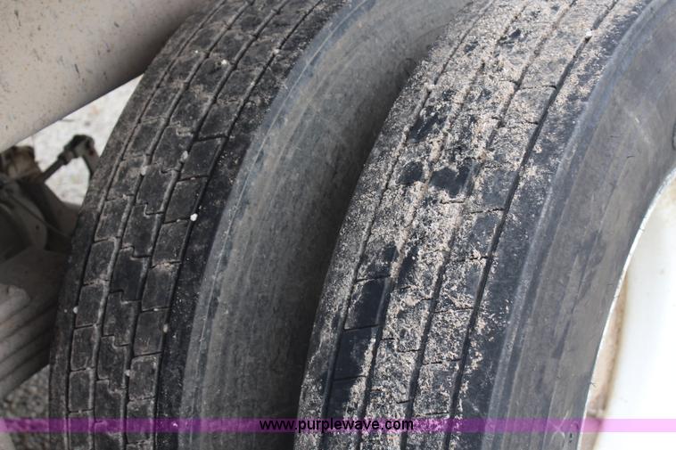 image for item H6738 1998 Hilbilt end dump trailer