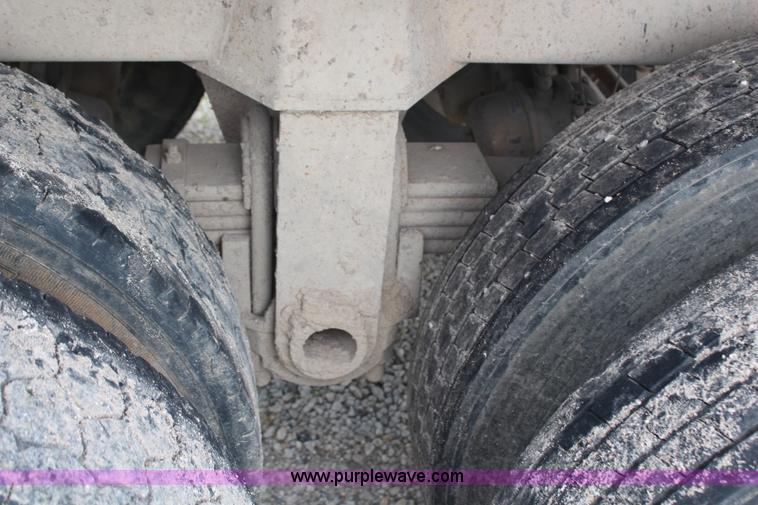 image for item H6738 1998 Hilbilt end dump trailer