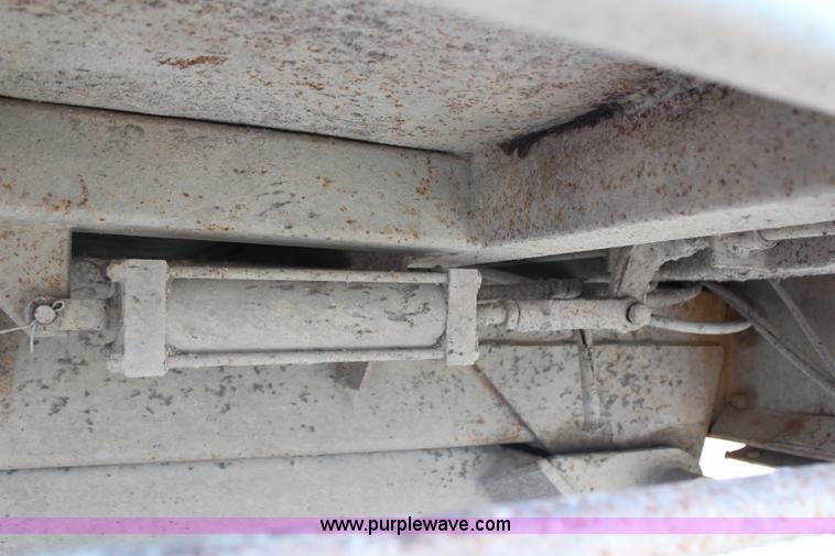 image for item H6738 1998 Hilbilt end dump trailer