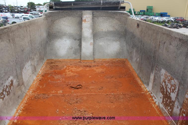 image for item H6738 1998 Hilbilt end dump trailer