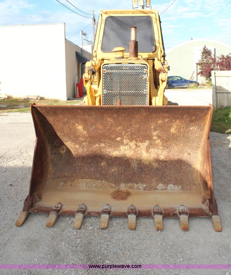 image for item H6797 1984 John Deere 755A track loader