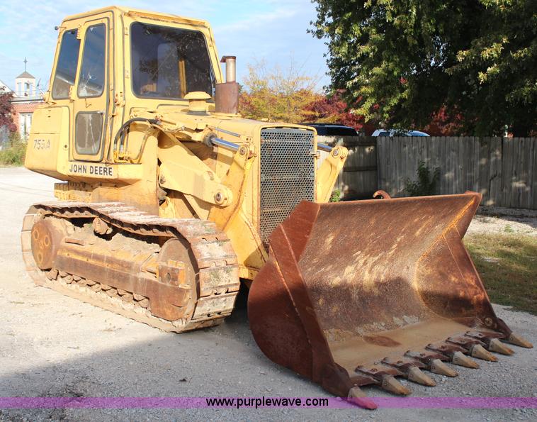 image for item H6797 1984 John Deere 755A track loader