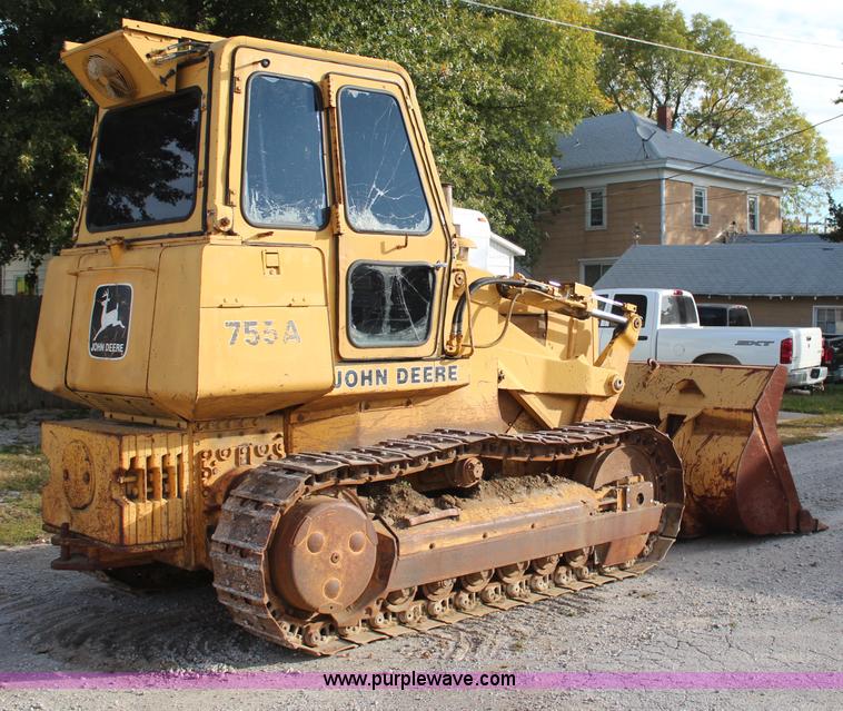 image for item H6797 1984 John Deere 755A track loader