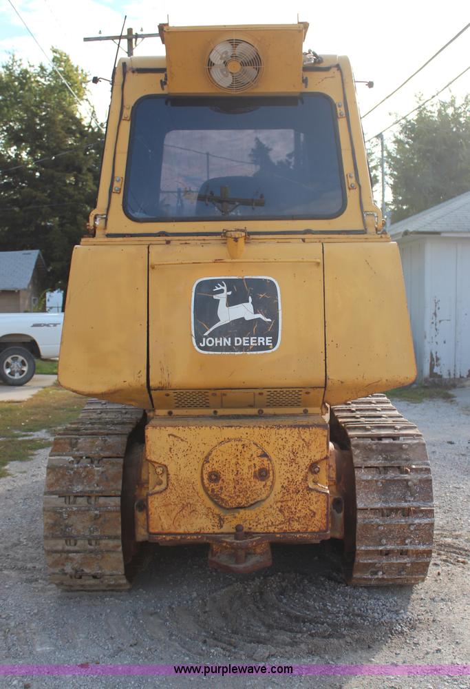 image for item H6797 1984 John Deere 755A track loader