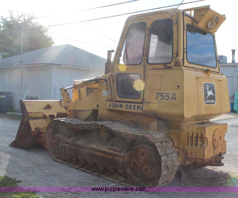 image for item H6797 1984 John Deere 755A track loader