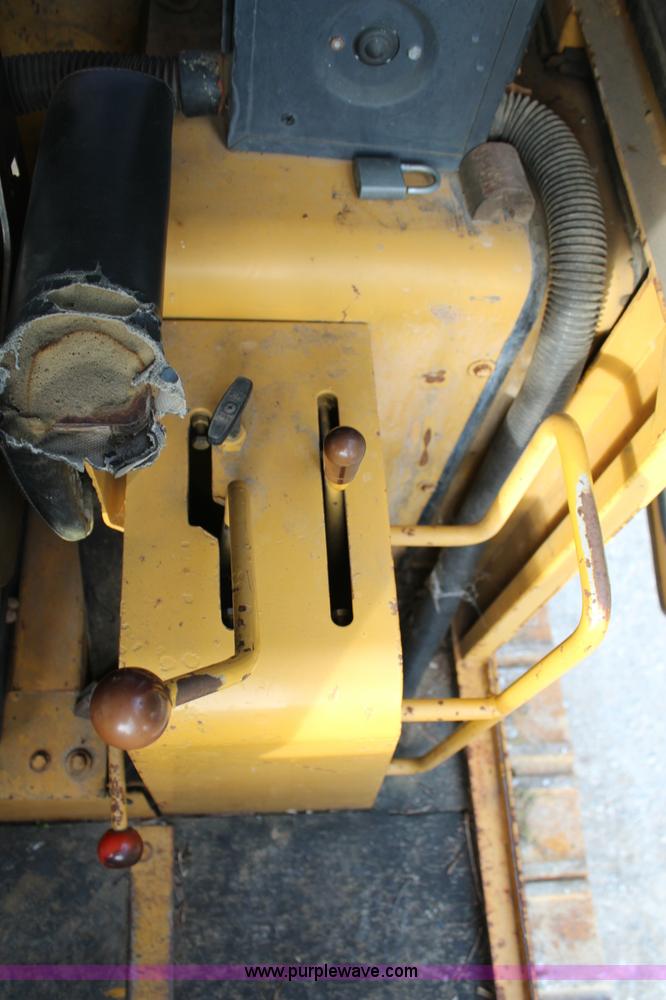 image for item H6797 1984 John Deere 755A track loader