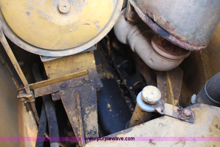 image for item H6797 1984 John Deere 755A track loader