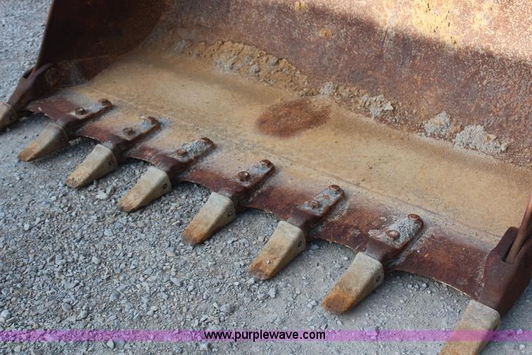 image for item H6797 1984 John Deere 755A track loader