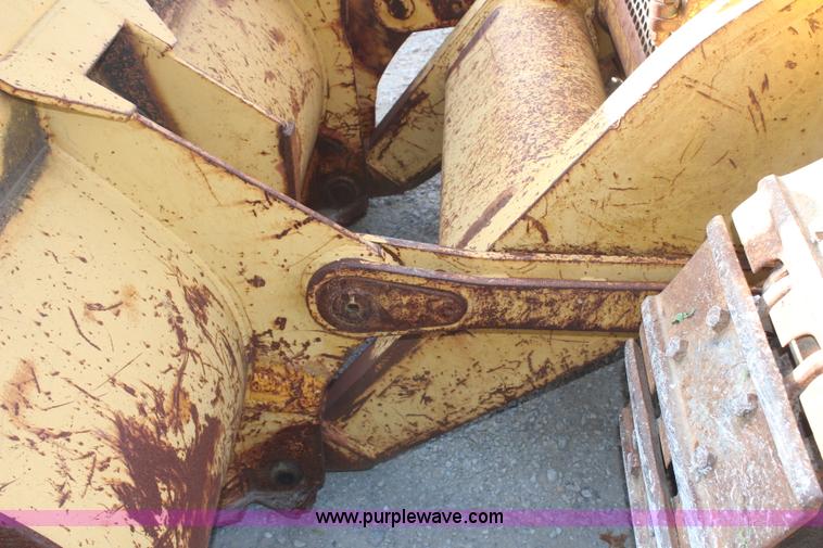 image for item H6797 1984 John Deere 755A track loader