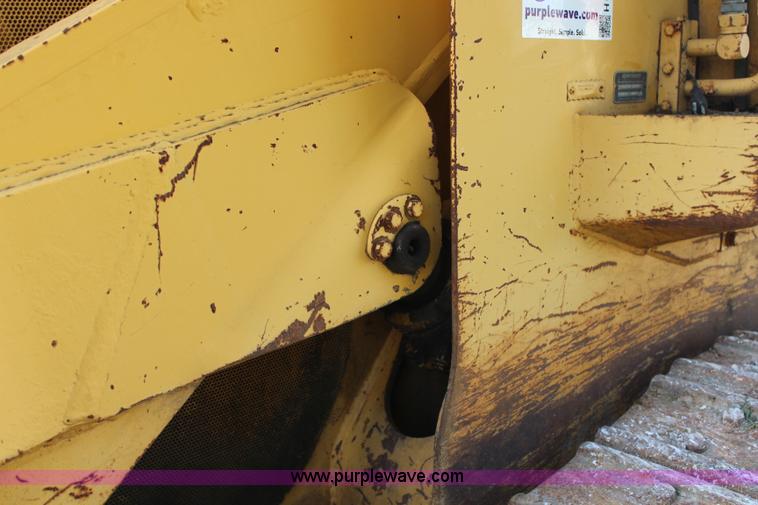 image for item H6797 1984 John Deere 755A track loader