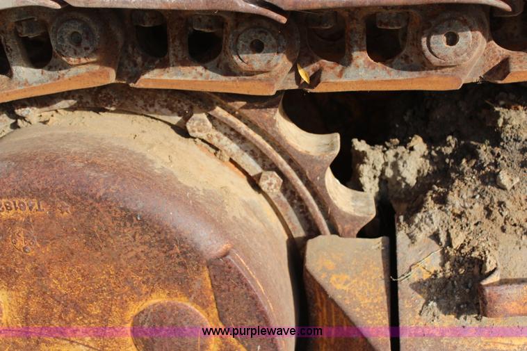 image for item H6797 1984 John Deere 755A track loader