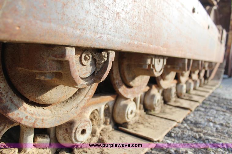 image for item H6797 1984 John Deere 755A track loader