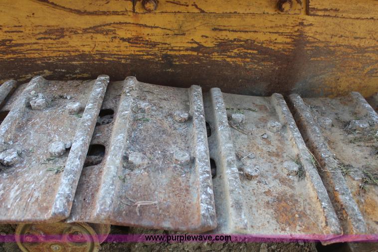 image for item H6797 1984 John Deere 755A track loader