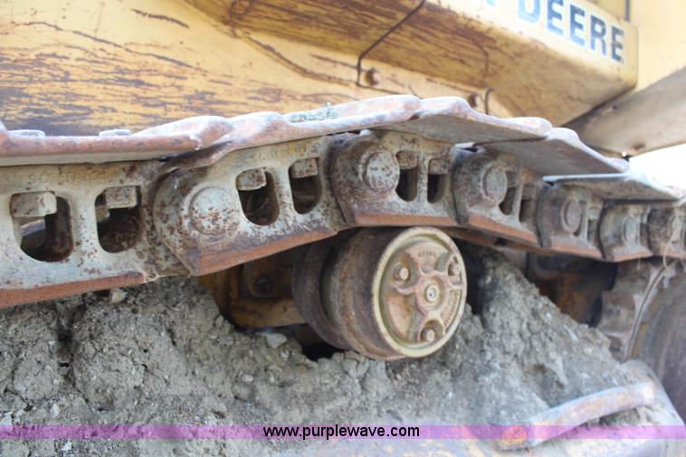 image for item H6797 1984 John Deere 755A track loader