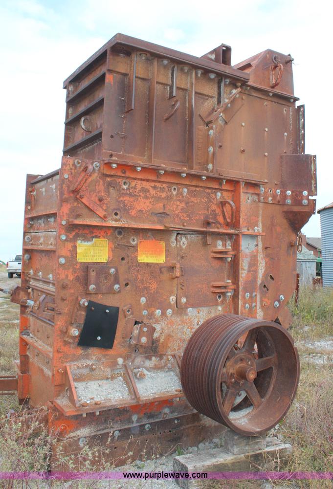 image for item H6823 1984 Universal rock crusher