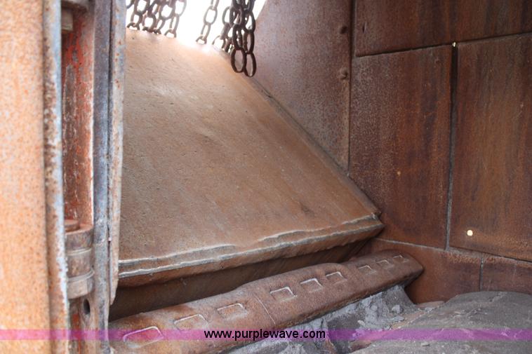 image for item H6823 1984 Universal rock crusher