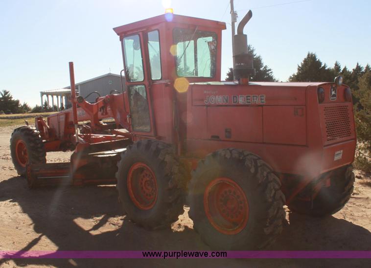 image for item H7308 1983 John Deere 670A articulating motor grader