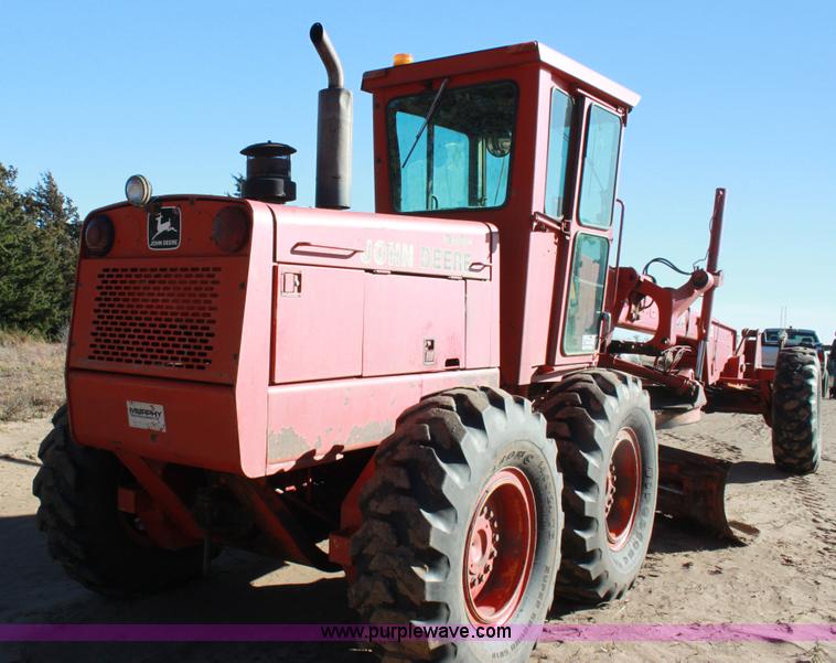 image for item H7308 1983 John Deere 670A articulating motor grader