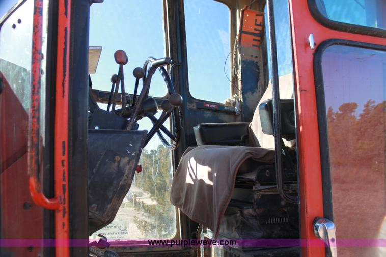 image for item H7308 1983 John Deere 670A articulating motor grader