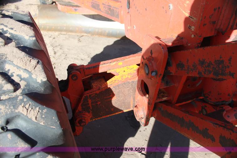 image for item H7308 1983 John Deere 670A articulating motor grader