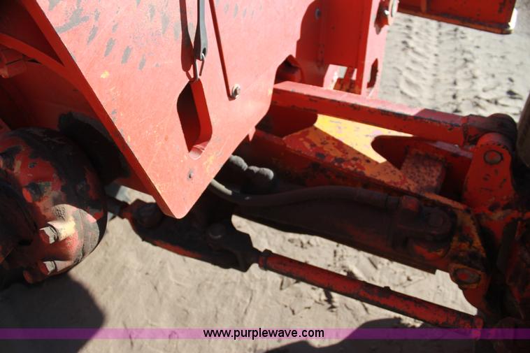 image for item H7308 1983 John Deere 670A articulating motor grader