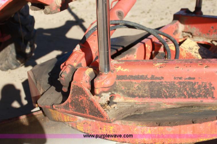 image for item H7308 1983 John Deere 670A articulating motor grader