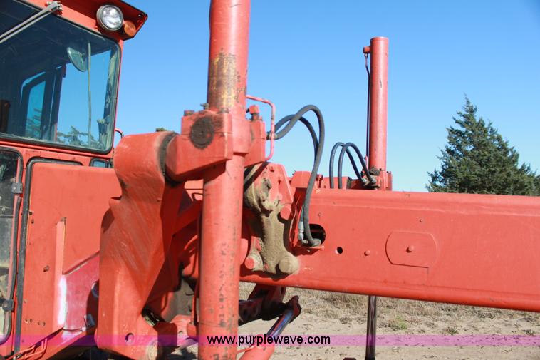 image for item H7308 1983 John Deere 670A articulating motor grader