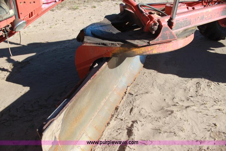 image for item H7308 1983 John Deere 670A articulating motor grader