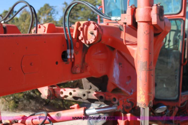 image for item H7308 1983 John Deere 670A articulating motor grader