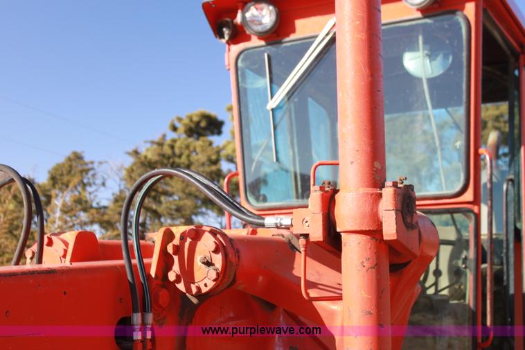 image for item H7308 1983 John Deere 670A articulating motor grader