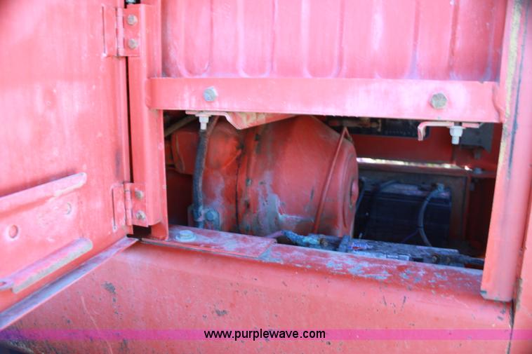 image for item H7308 1983 John Deere 670A articulating motor grader