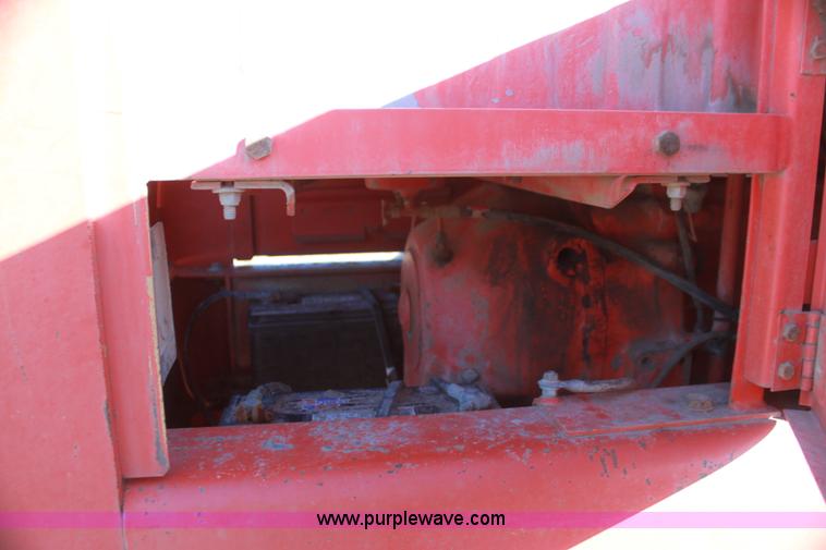 image for item H7308 1983 John Deere 670A articulating motor grader