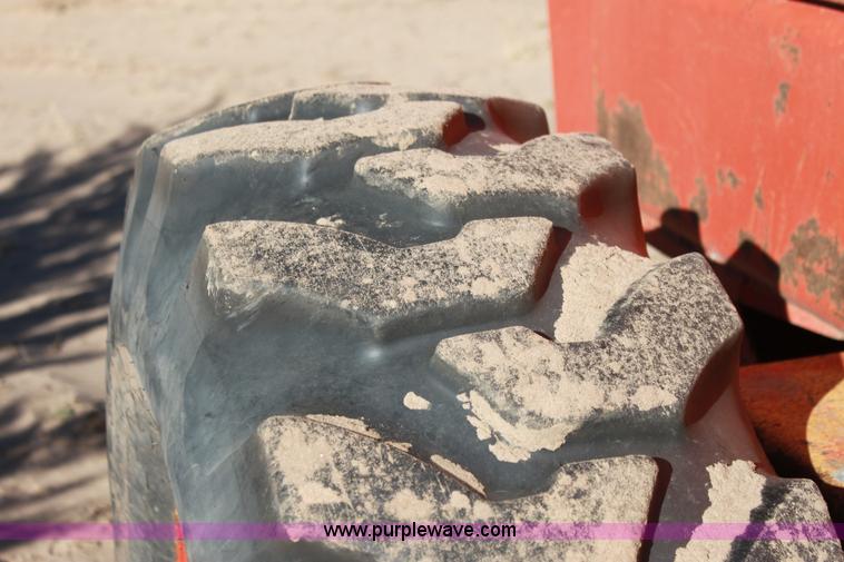 image for item H7308 1983 John Deere 670A articulating motor grader