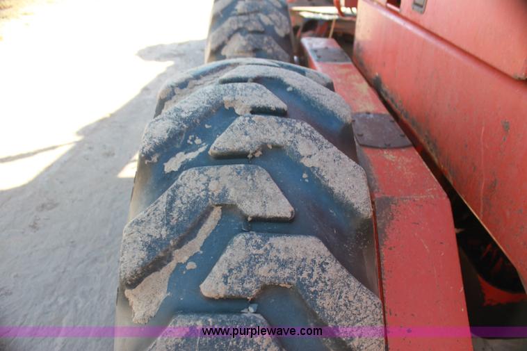 image for item H7308 1983 John Deere 670A articulating motor grader