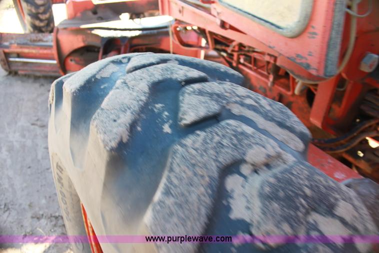 image for item H7308 1983 John Deere 670A articulating motor grader