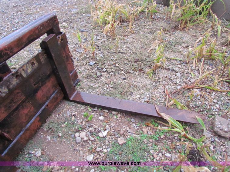 image for item H7309 Set of wheel loader forks