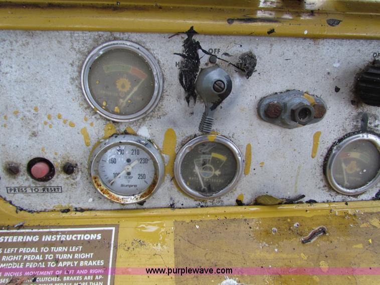 image for item H7310 Caterpillar 977L track loader