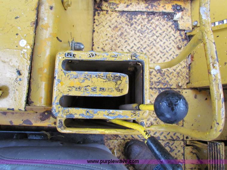 image for item H7310 Caterpillar 977L track loader