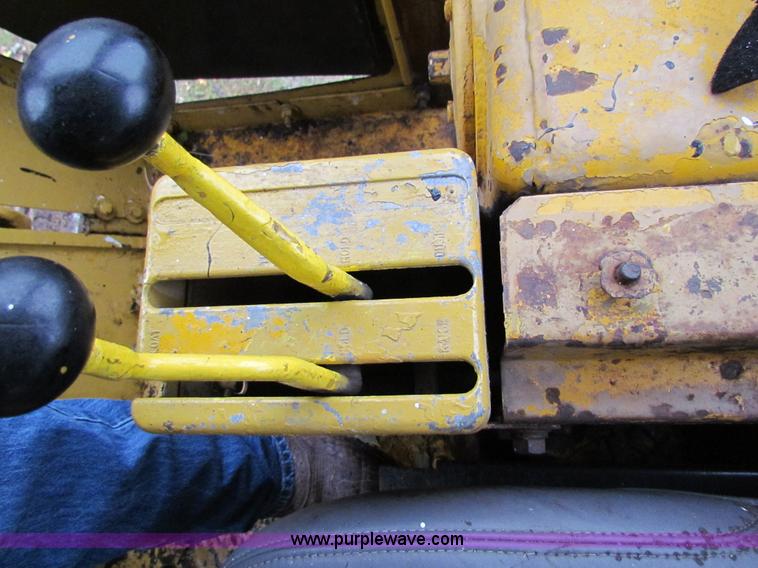 image for item H7310 Caterpillar 977L track loader