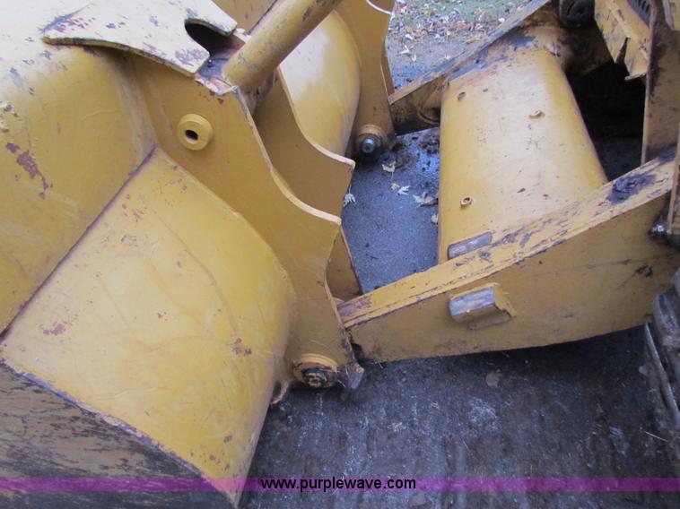 image for item H7310 Caterpillar 977L track loader