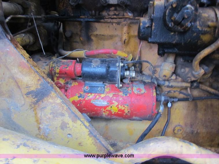 image for item H7310 Caterpillar 977L track loader