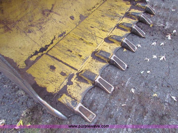 image for item H7310 Caterpillar 977L track loader