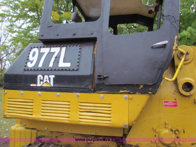 image for item H7310 Caterpillar 977L track loader