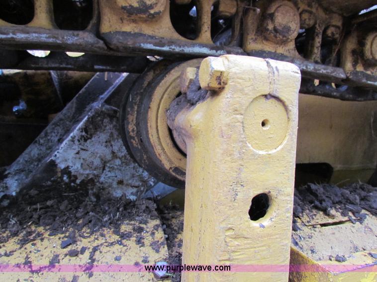 image for item H7310 Caterpillar 977L track loader