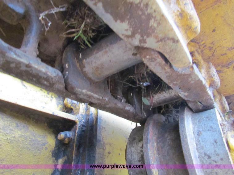 image for item H7310 Caterpillar 977L track loader