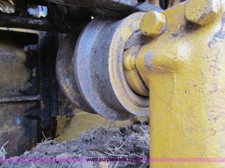 image for item H7310 Caterpillar 977L track loader