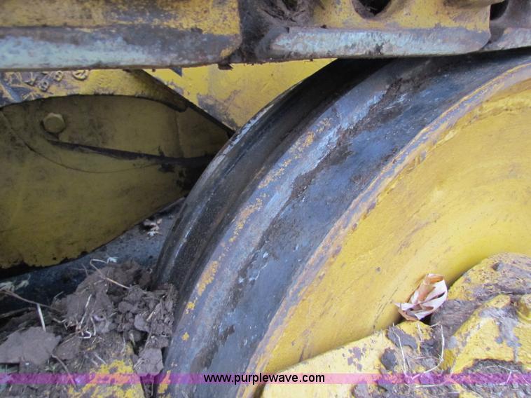image for item H7310 Caterpillar 977L track loader