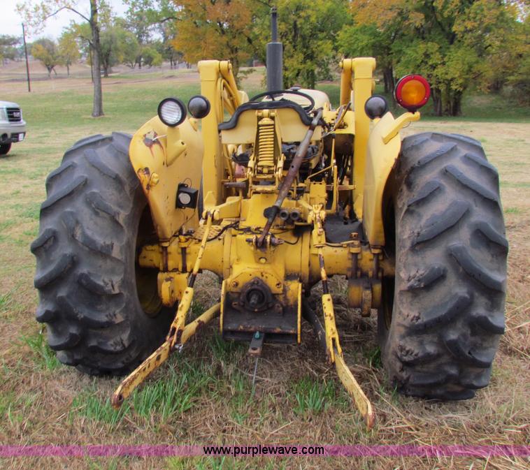 image for item H7312 John Deere 401 tractor
